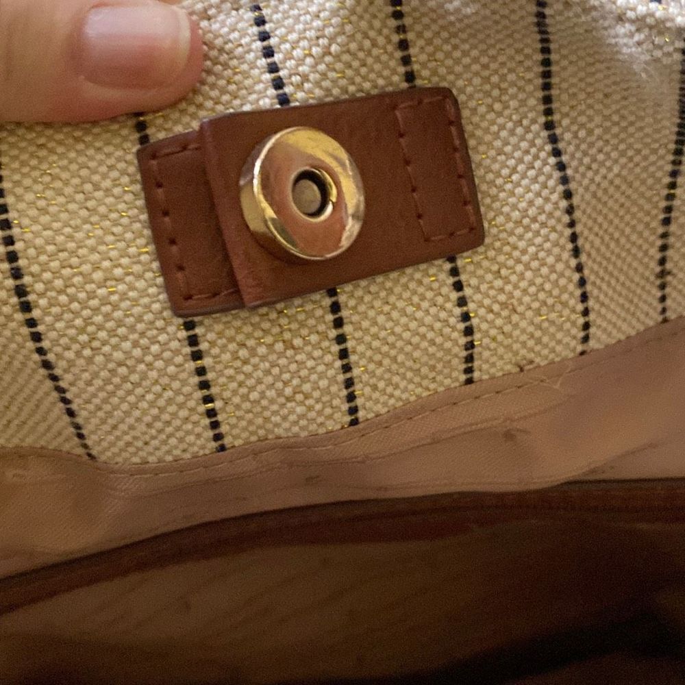 Tommy Bahama Beige Striped Purse/Tote - Picture 11 of 11